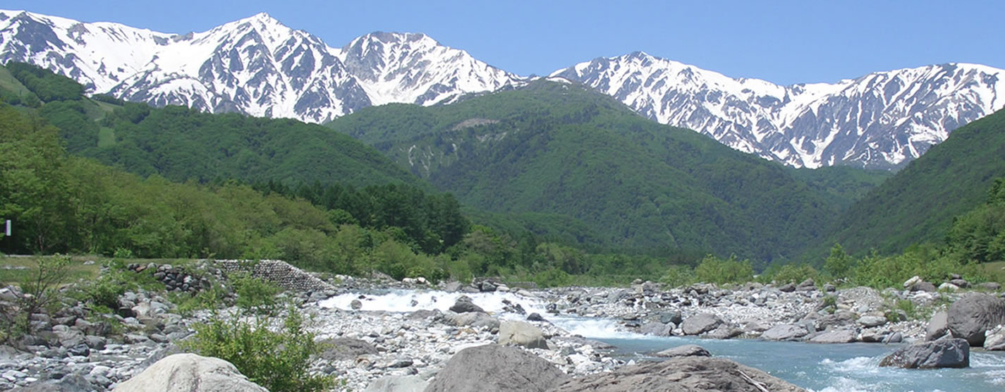 白馬三山と川